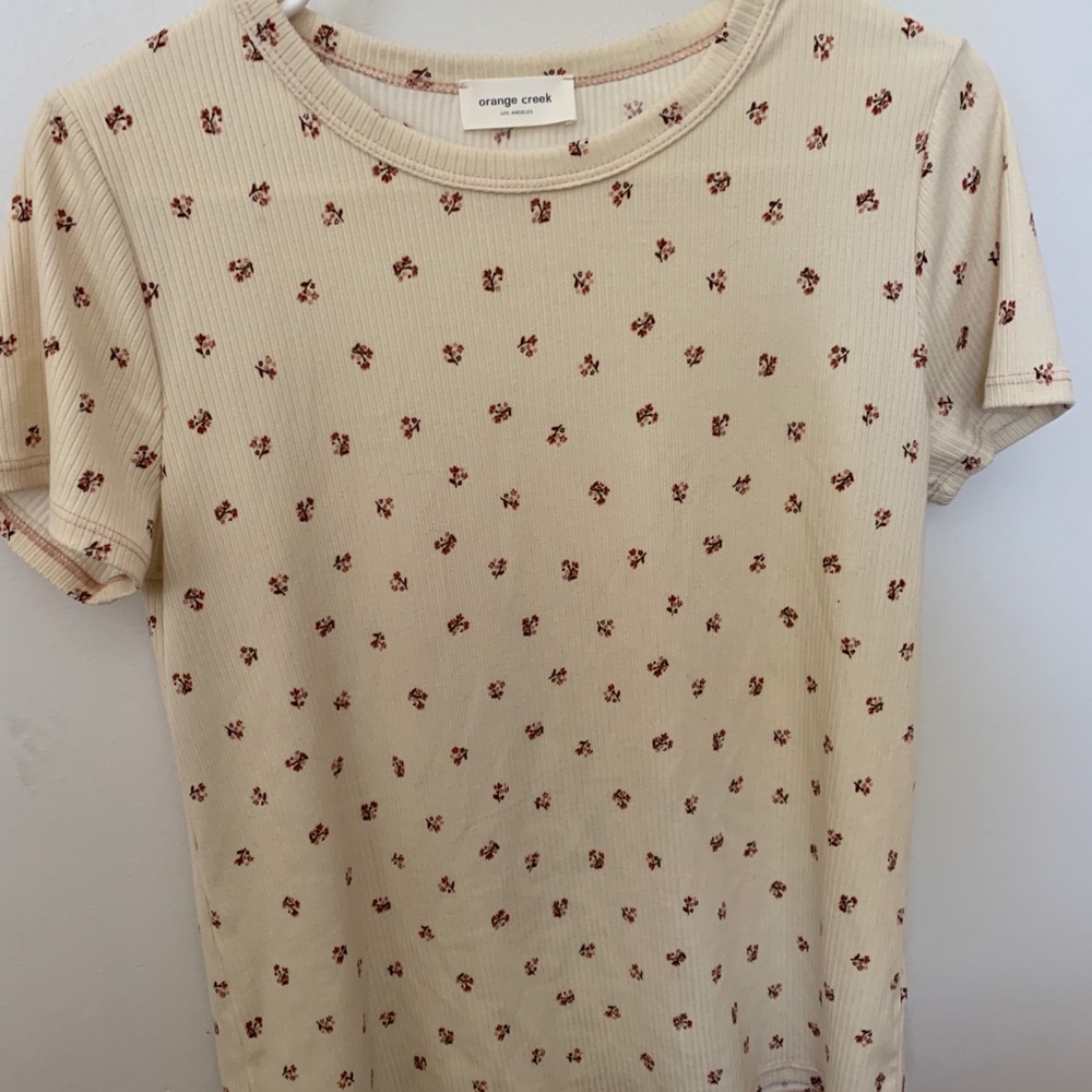 Love olive co ditsy floral ribbed t shirt